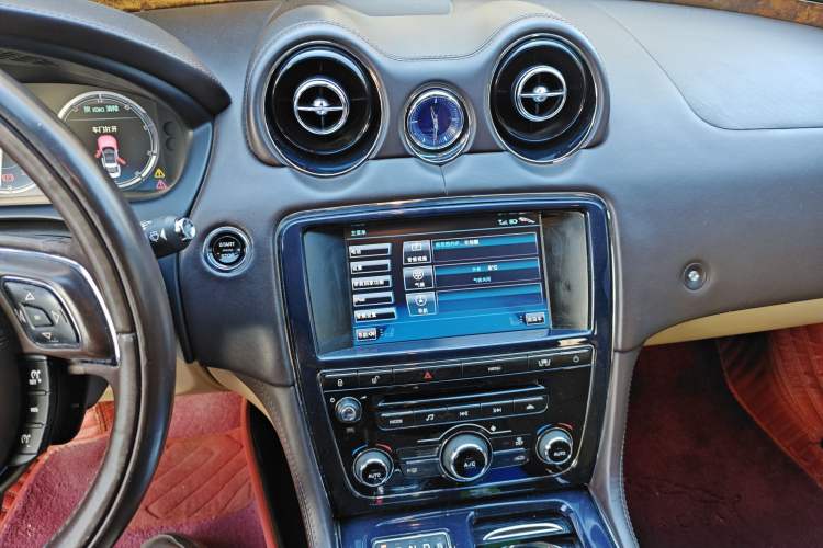 Used Jaguar XJ 2012 XJL 3.0 Panoramic Business Edition
