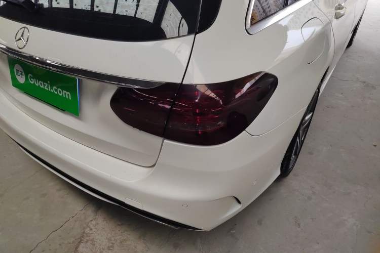 Used Mercedes-Benz C-Class 2015 C 200 station wagon
