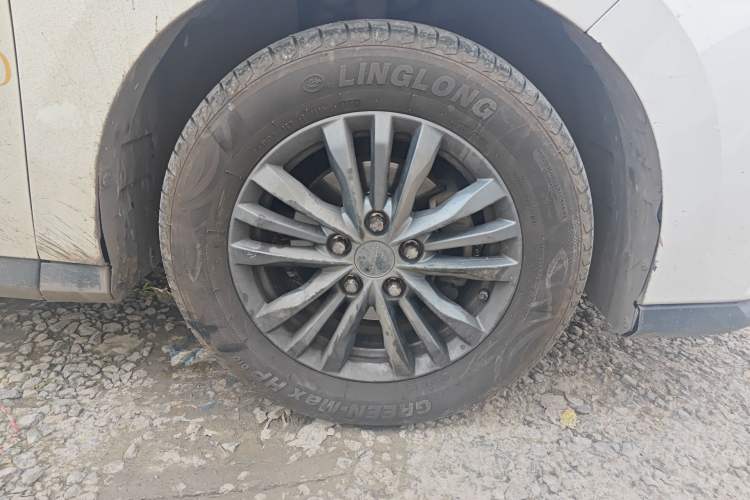 Used SAIC MAXUS EUNIQ 5 2020 1.3T PLUG-IN Elite Edition