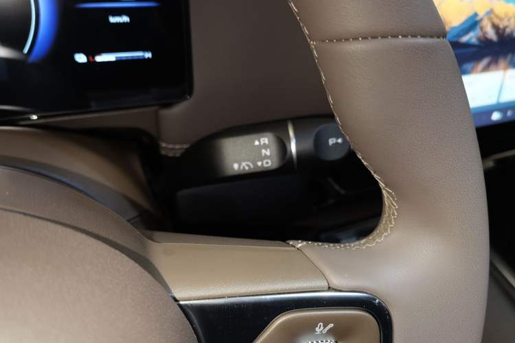 Used Wuling Wuling Starlight 730 2025 Model Plug-in Hybrid 125km Luxury Edition
