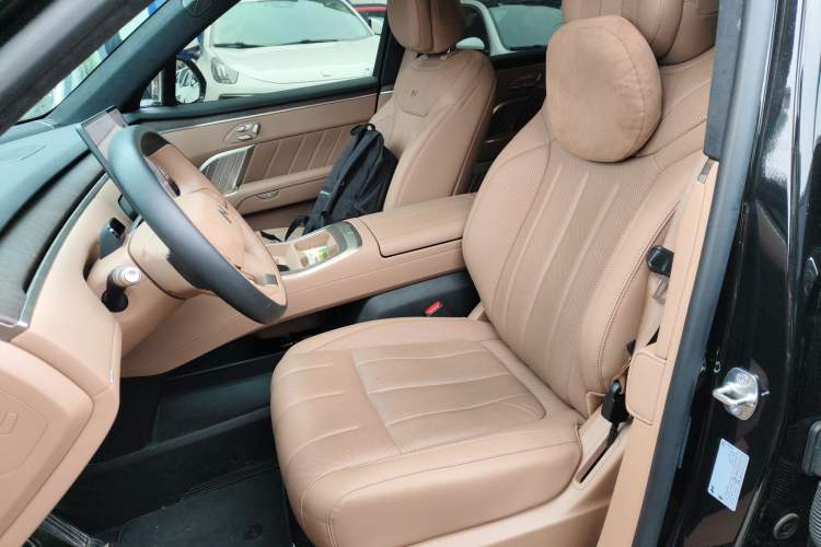 Used ONVO Luxeed L90 2025 Model—Ultra Six-Seater Version
