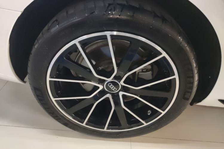 Used Audi A4L 2023 40 TFSI Luxury Dynamic Model Exterior 5