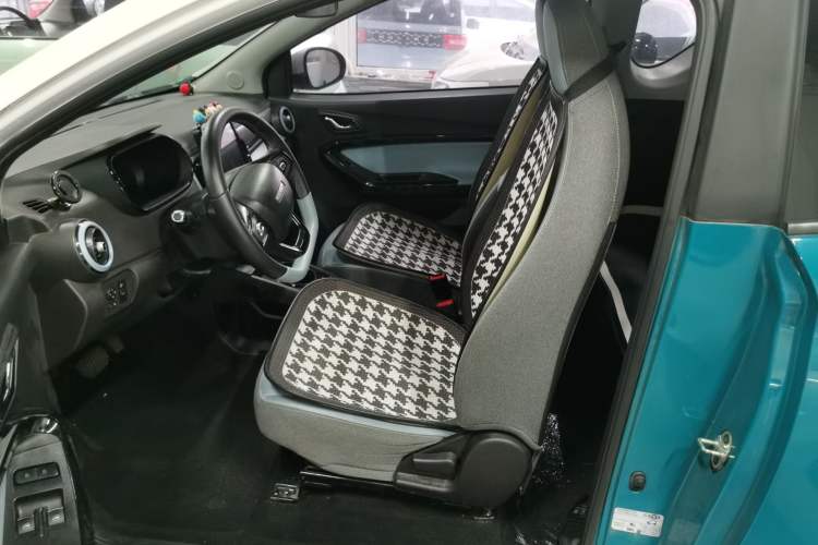 Used Chery New Energy Little Ant 2022 Restyled Version Sweet Pink Edition Half-Sugar Version 30.6 kWh 30 kW 301 km