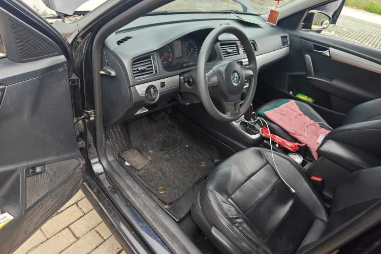 Used Volkswagen Lavida 2013 Revised Classic 1.6L Automatic Fashion Edition Driver Seat