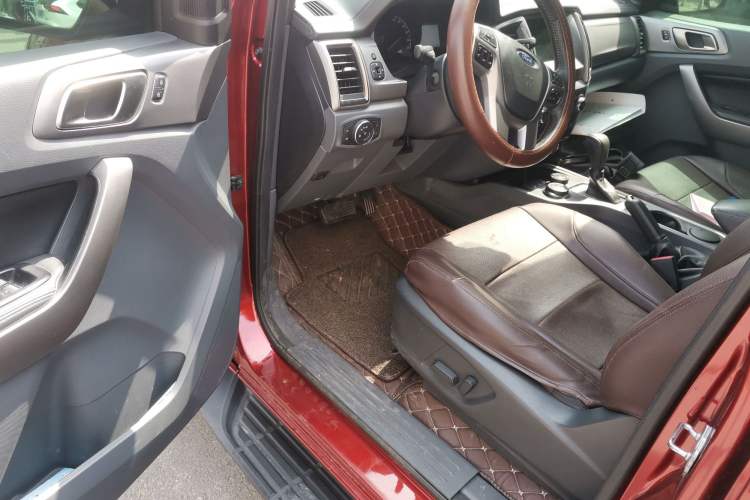 Used Ford Everest 2017 2.0T Gasoline Automatic 4x4 Luxury Edition 7 Seats
