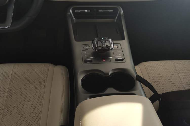 Used BYD Qin PLUS 2025 DM-i Smart Drive 120KM Superior Model
