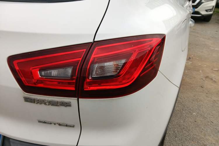 Used BORGWARD BX5 2017 20TGDI Automatic Two-Wheel Drive New Edition Right Rear Taillight