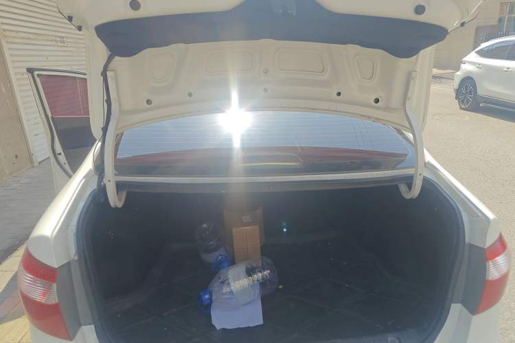 Used Kia K2 2012 Sedan 1.4L Automatic GLS Commemorative Edition
