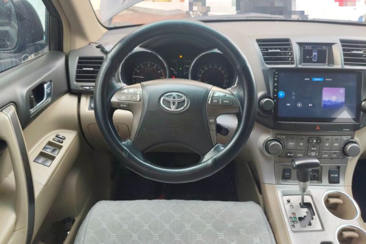 Used Toyota Highlander 2011 2.7L Two-Wheel Drive 7-Seater Luxury Edition Steering Wheel