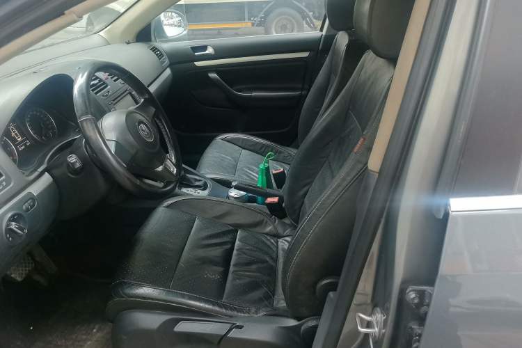 Used Volkswagen Sagitar 2011 1.4 TSI Automatic Luxury Edition
