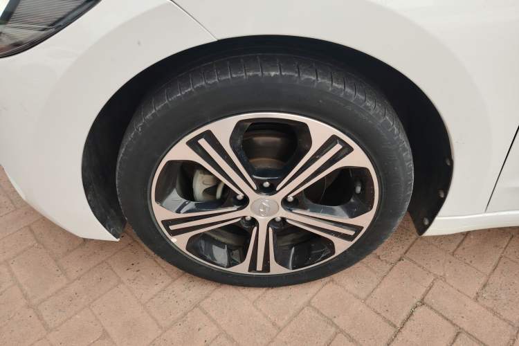 Used Hyundai Elantra (6th Generation / Lingdong) 2018 1.4T Dual-Clutch Xuan Dong · Dynamic Edition Left Front Wheel Hub