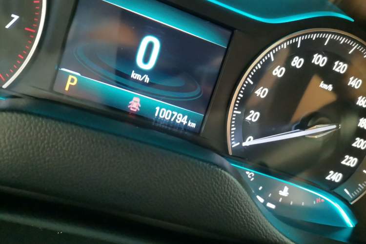 Used Buick GT 2018 18T Automatic Elite Model Odometer Close Up