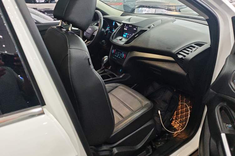 Used Ford Kuga 2019 EcoBoost 180 Two-Wheel-Drive Platinum Edition China VI Standard