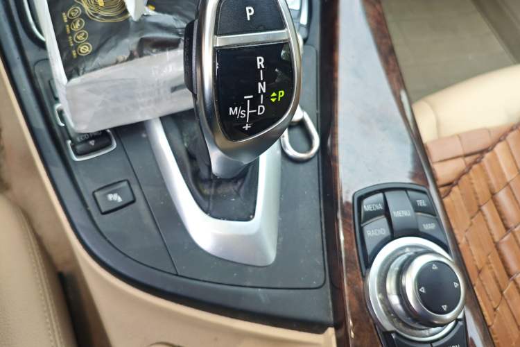 Used BMW 3 Series 2013 Facelift 328Li Luxury Design Package Gear Lever