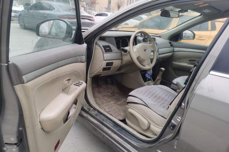 Used Nissan Sylphy 2012 Classic 1.6XE Manual Comfort Edition
