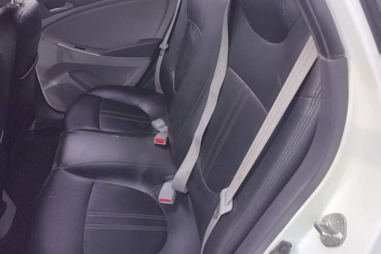 Used Hyundai Verna (older generation) 2014 1.4L Manual Smart GLS Trim Left Rear Seat