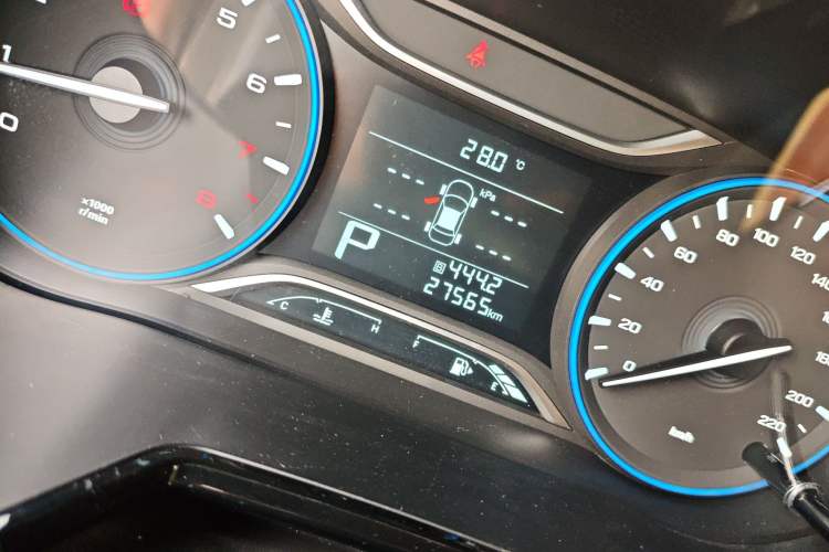 Used GAC Trumpchi GS4 2018 235T Automatic Two-Wheel Drive Luxury Smart Connectivity Millionth Anniversary Edition Odometer Close Up