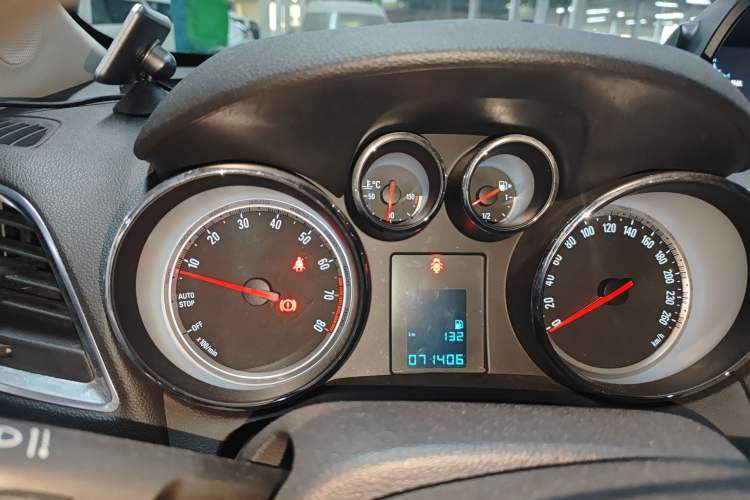 Used Buick Encore 2015 1.4T Manual Two-Wheel Drive Urban Advanced Model
