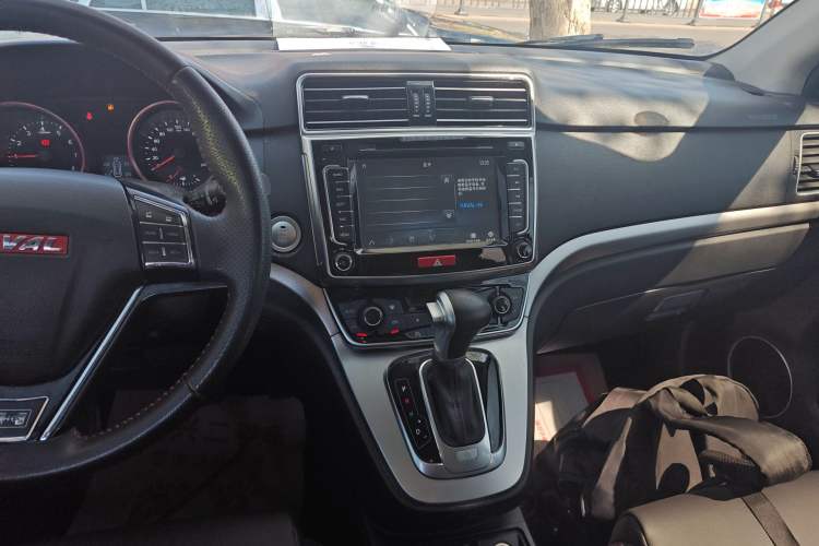 Used Haval H6 2015 Sport Edition 1.5T Automatic Two-Wheel Drive Luxury Model Audio And AC Panel
