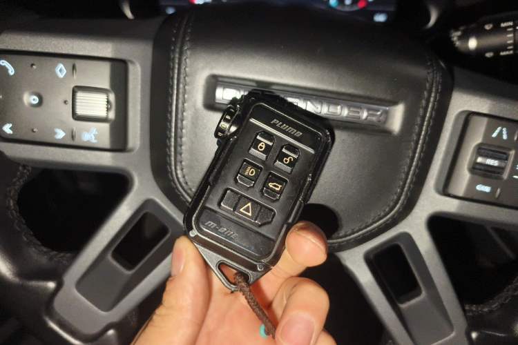 Used Land Rover Defender 2021 110 P400 X Vehicle Key