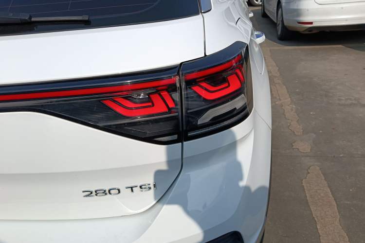 Used Volkswagen T-ROC 2023 280TSI DSG Two-Wheel Drive Time Edition