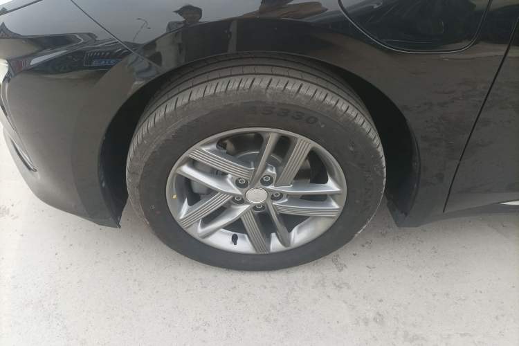 Used Hongqi E-QM5 2025 500km Range Commuter Version