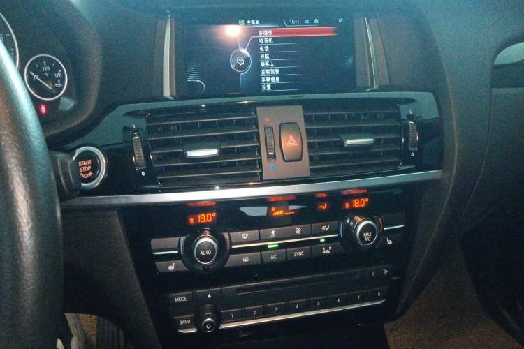 Used BMW X4 2014 xDrive20i X Design Package Audio And AC Panel