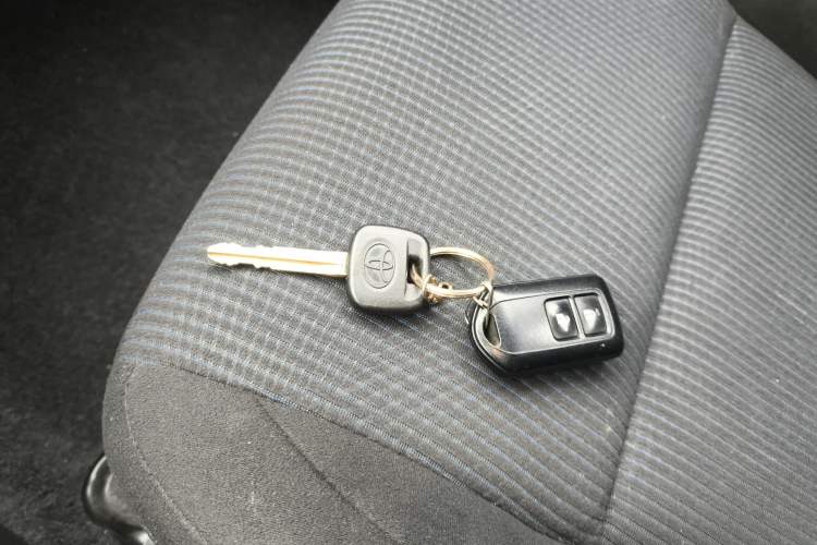 Used Toyota YARiS L Zhi Xuan 2016 Revised 1.5E CVT Charming Edition Vehicle Key