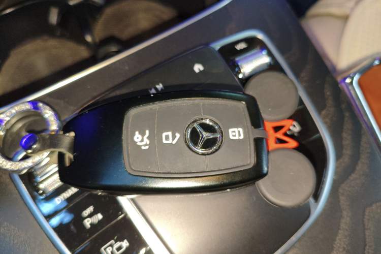 Used Mercedes-Benz E-Class 2022 E 300 L Sport Luxury Edition Interior 1