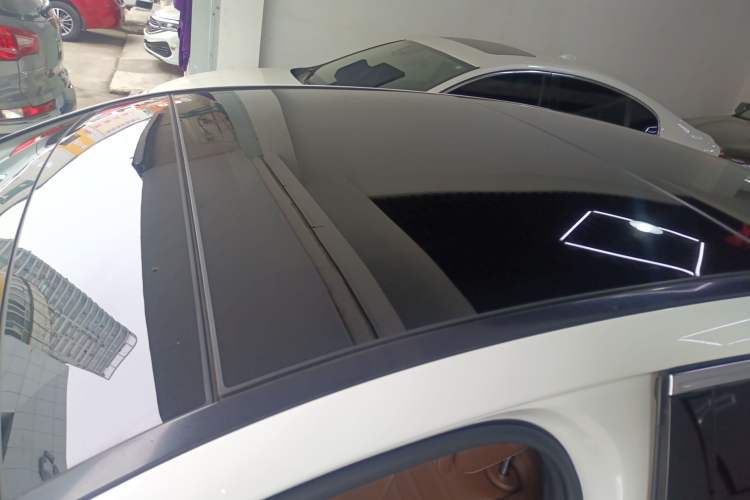 Used Mercedes-Benz E-Class 2023 Restyled E 300 L Sporty and Stylish Edition Roof