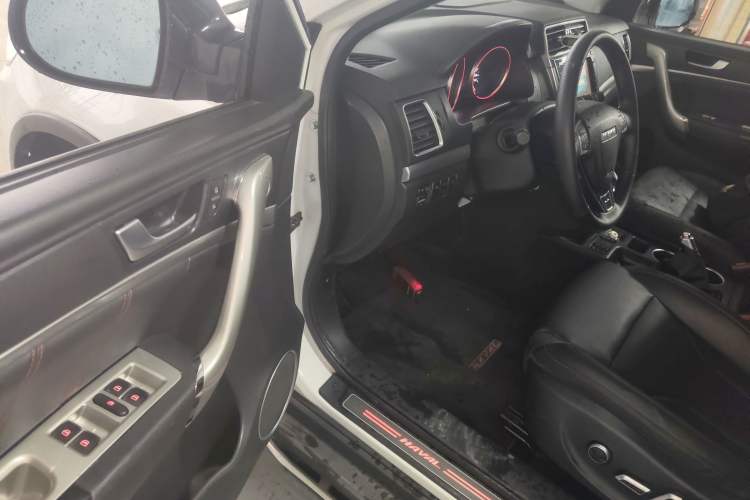 Used Haval H6 2015 Sport Edition 1.5T Automatic Two-Wheel Drive Luxury Model