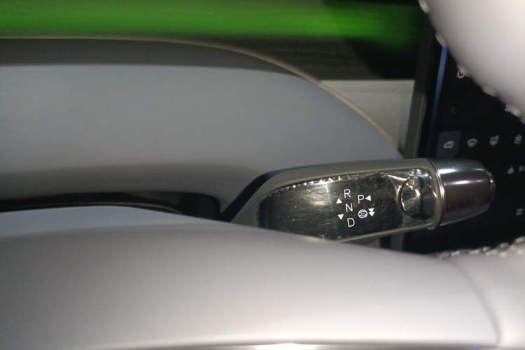 Used XPeng G7 2025 Model—702 Ultra Long Range Gear Lever