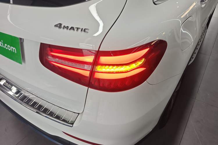 Used Mercedes-Benz GLC 2017 GLC 260 4MATIC Luxury Model Right Rear Taillight