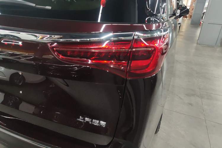 Used Buick GL8 2021 Avenir Aivia Six-Seat Luxury Edition Right Rear Taillight