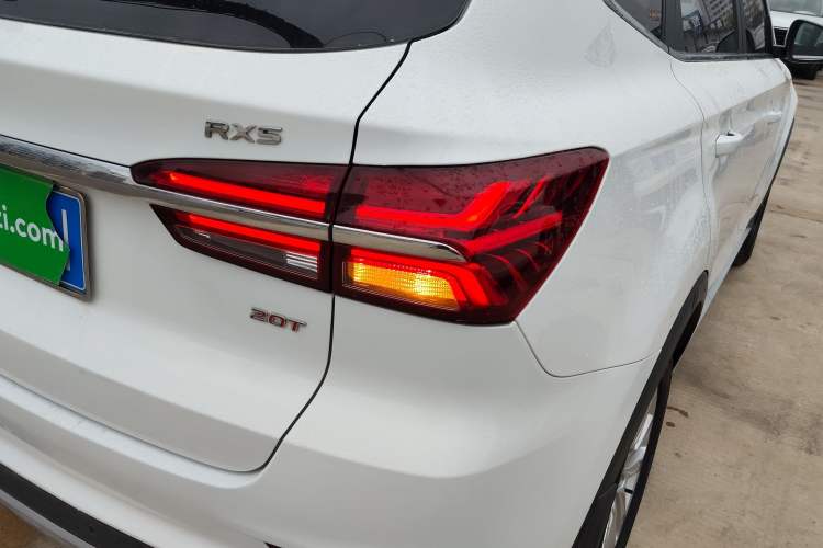 Used Roewe RX5 2018 20T Two-Wheel Drive Manual Flagship Edition
