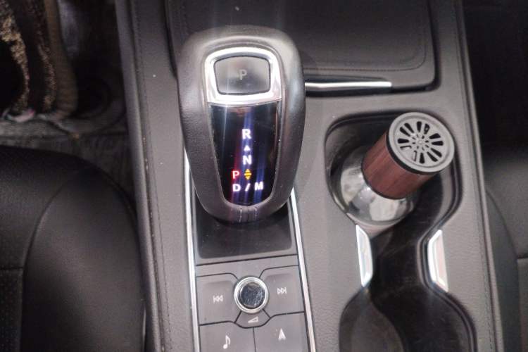 Used Cadillac XT4 2018 28T Two-Wheel Drive Leading Version Gear Lever