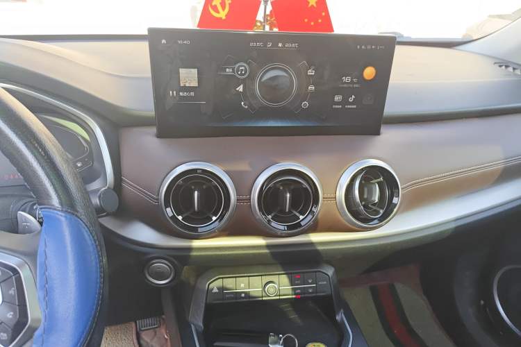 Used Wey VV6 2021 2.0T Two-Wheel Drive Smart Plus
