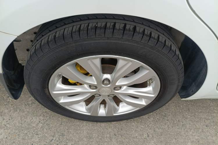 Used Buick GT 2019 15T Dual-Clutch Connected Elite Version China V Standard Right Rear Wheel Hub