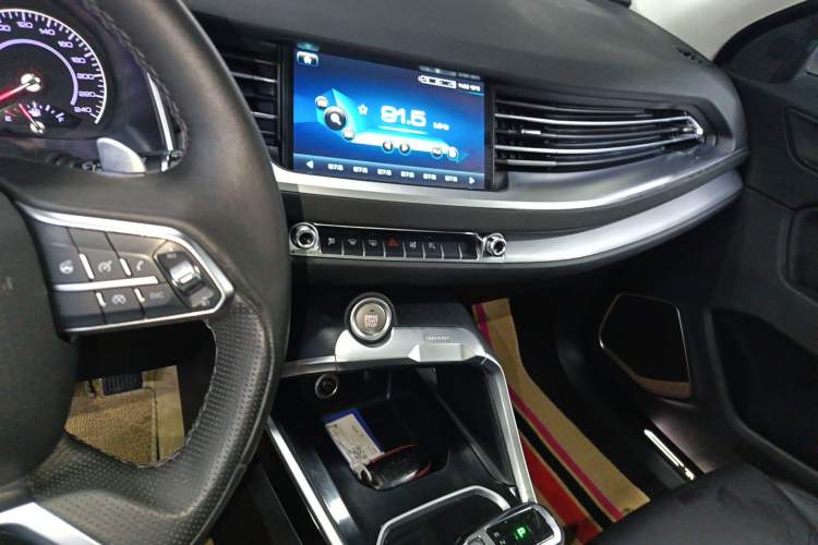 Used Haval H6 2017 Red Label 2.0T Automatic Two-Wheel Drive ZhiShang Model