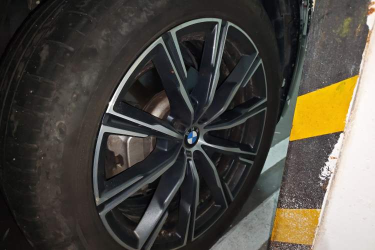 Used BMW X5 2022 Restyled xDrive 30Li Luxury Version M Sport Package
