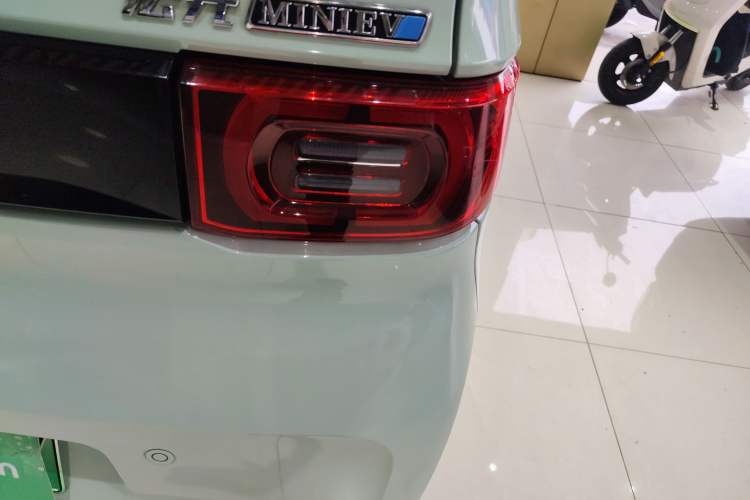 Used Wuling Hongguang MINIEV 2021 Macaron Fashion Model Lithium Iron Phosphate