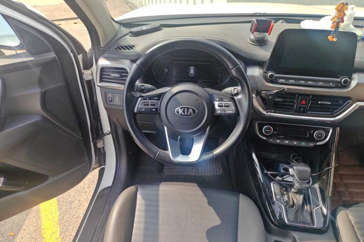 Used Kia Sportage R 2019 2.0L Automatic Smart Luxury Edition Steering Wheel