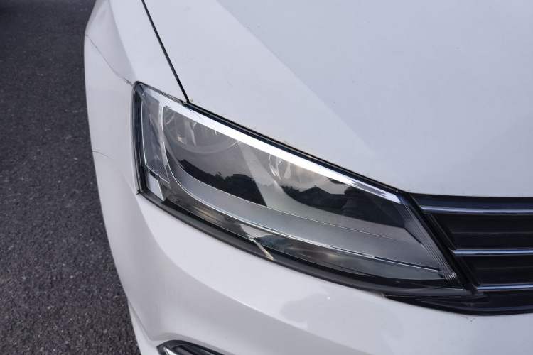 Used Volkswagen Sagitar 2015 230TSI Automatic Comfort Version