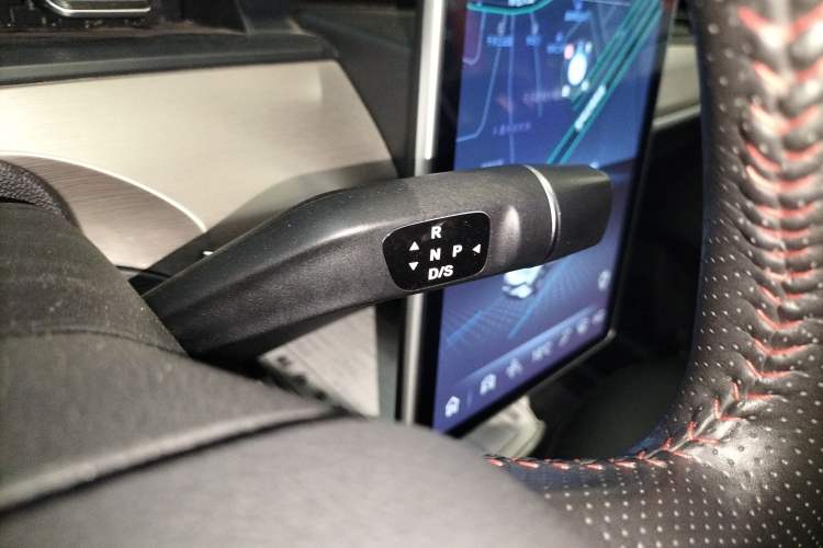 Used NETA V 2021 Long-Range Entertainment Edition Upgrade Model