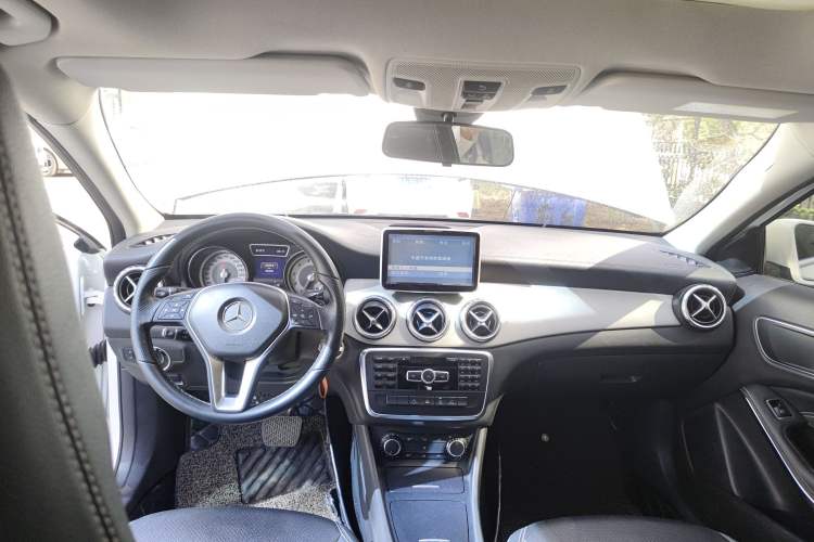 Used Mercedes-Benz GLA 2015 GLA 200 Fashion Model
