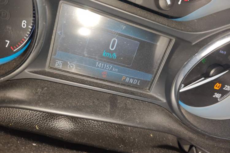 Used Buick Envision 2014 28T Four-Wheel Drive Elite Model Odometer Close Up