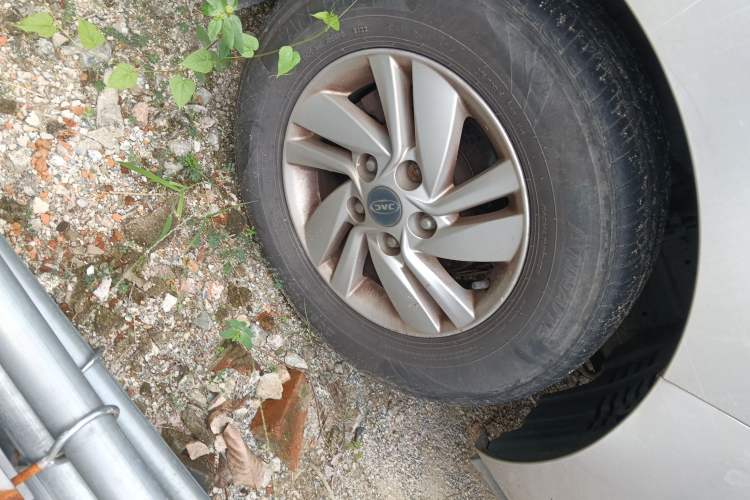 Used JAC Refine M4 2016 2.0L Manual Luxury Version