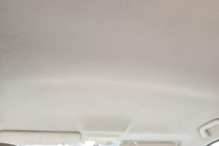 Used Honda CR-V 2012 2.0L two-wheel drive urban version Headliner