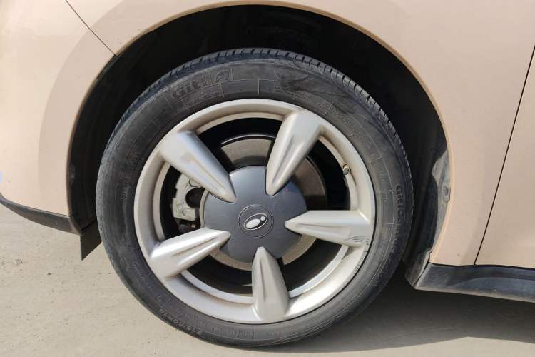 Used ORA Good Cat 2023 401 km Standard Range Premium Trim Ternary Lithium Left Front Wheel Hub