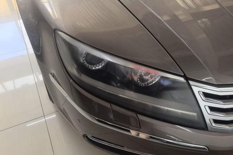 Used Volkswagen Phaeton 2011 3.6L V6 5-Seater Extended Comfort Version
